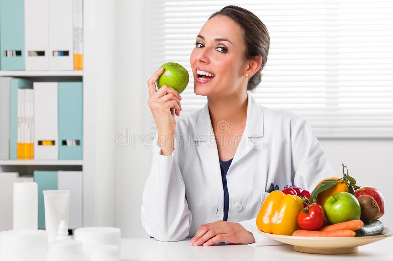 9 things a registered dietitian wants you to know about weight loss